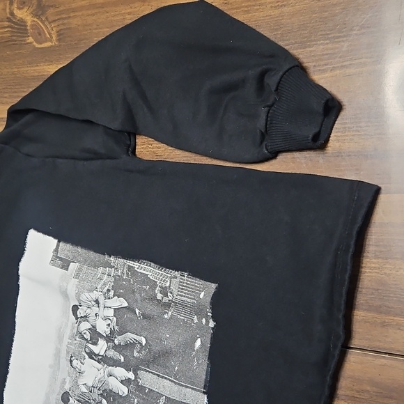 Friends Hoodie with Graphic Print - Picture 4 of 16